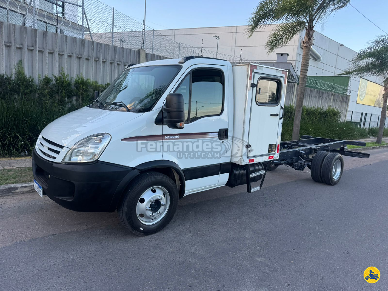 CAMINHAO IVECO DAILY 70c16 Carga Seca 3/4 4x2 Fernandes UtilCam PORTO ALEGRE RIO GRANDE DO SUL RS